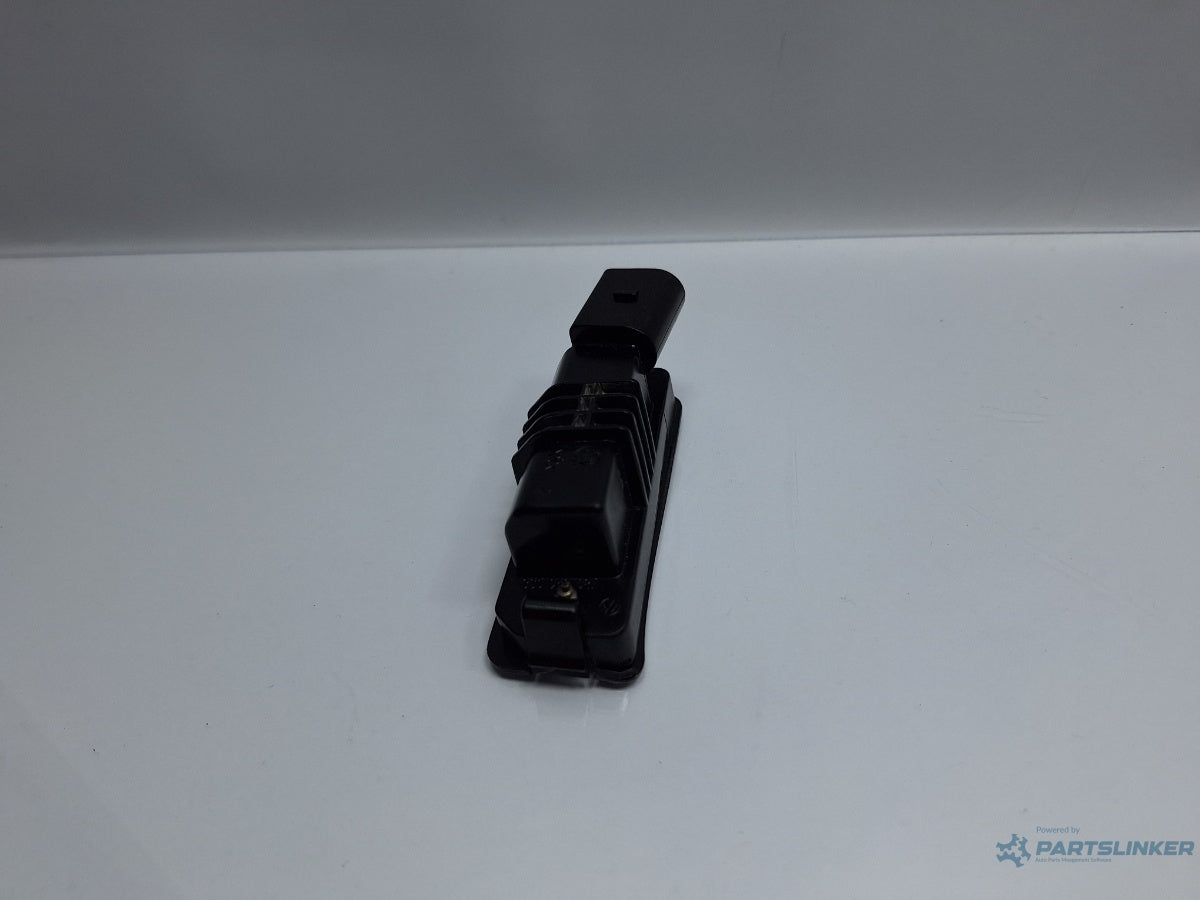Lampa numar de inmatriculare VOLKSWAGEN PASSAT 3C2 2005 - 2010 TDI 16V BKP, CBAB 3C5943021