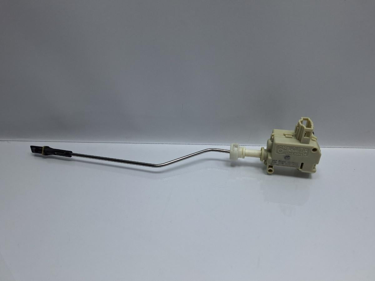 Motoras blocare usita rezervor combustibil VOLKSWAGEN PASSAT 3C2 2005 - 2010 TDI 16V BKP, CBAB 3C0910773