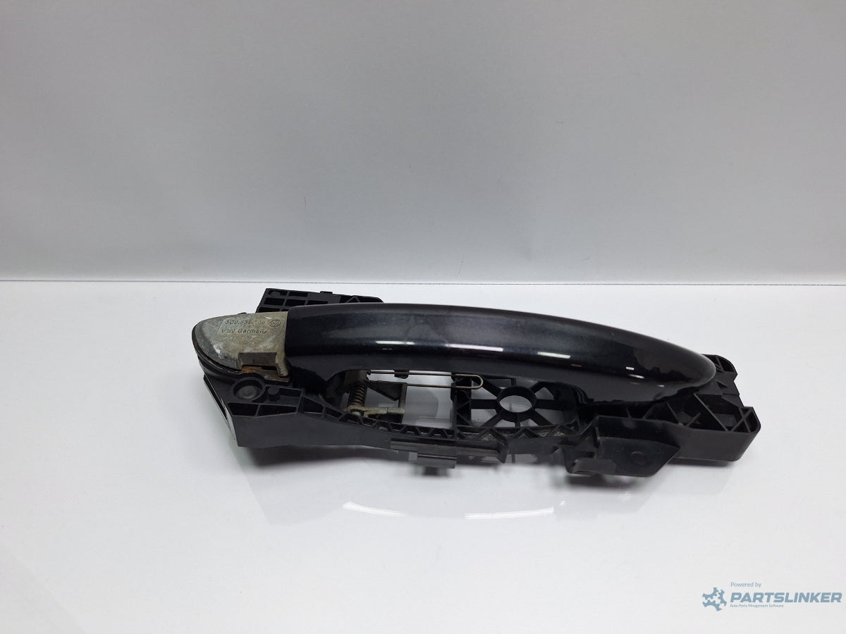Maner cu suport exterior usa dreapta VOLKSWAGEN PASSAT 3C2 2005 - 2010 TDI 16V BKP, CBAB 3C0857210 , 3C0837886J