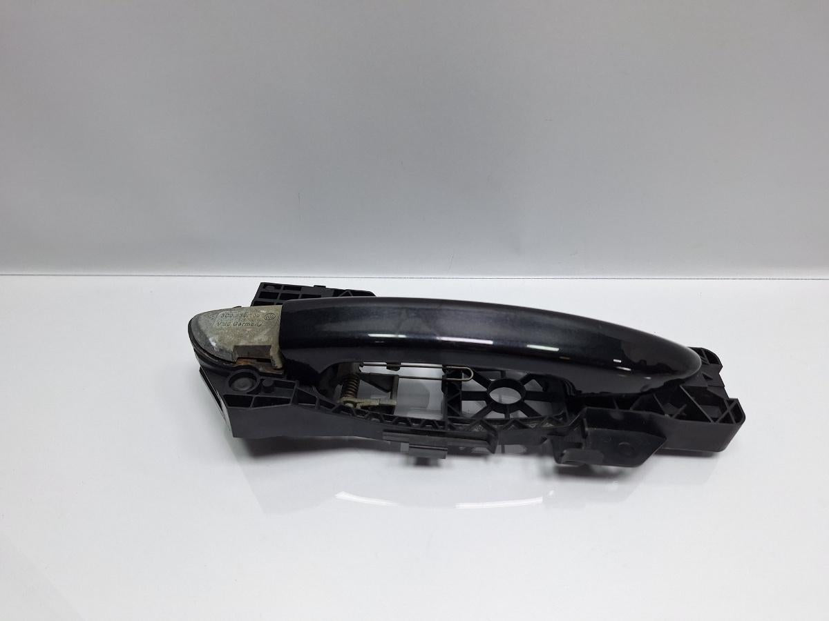 Maner cu suport exterior usa dreapta VOLKSWAGEN PASSAT 3C2 2005 - 2010 TDI 16V BKP, CBAB 3C0857210 , 3C0837886J