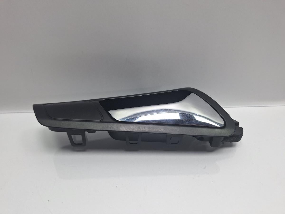 Maner interior usa dreapta fata VOLKSWAGEN PASSAT 3C2 2005 - 2010 TDI 16V BKP, CBAB 3C1837114