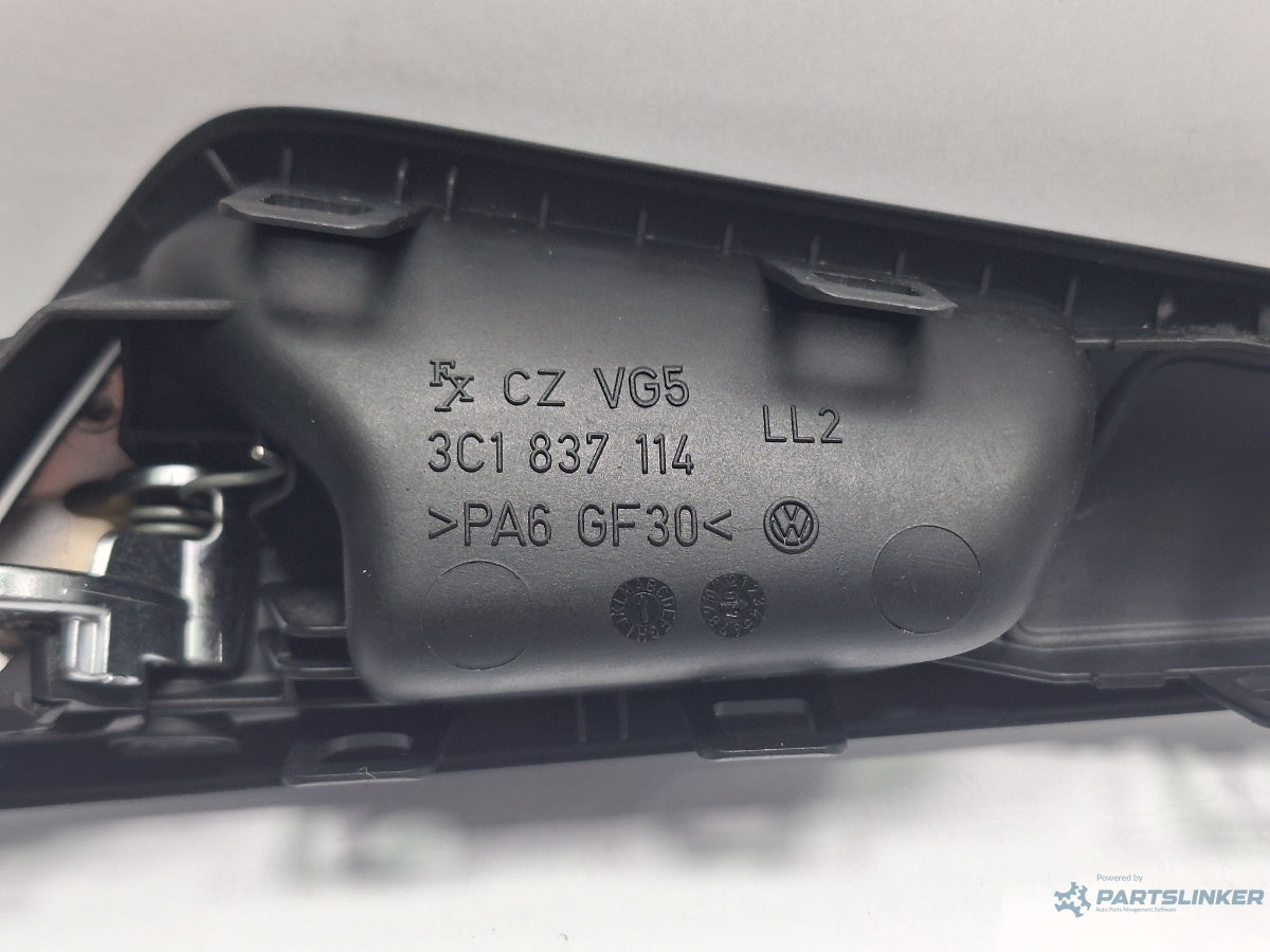 Maner interior usa dreapta fata VOLKSWAGEN PASSAT 3C2 2005 - 2010 TDI 16V BKP, CBAB 3C1837114