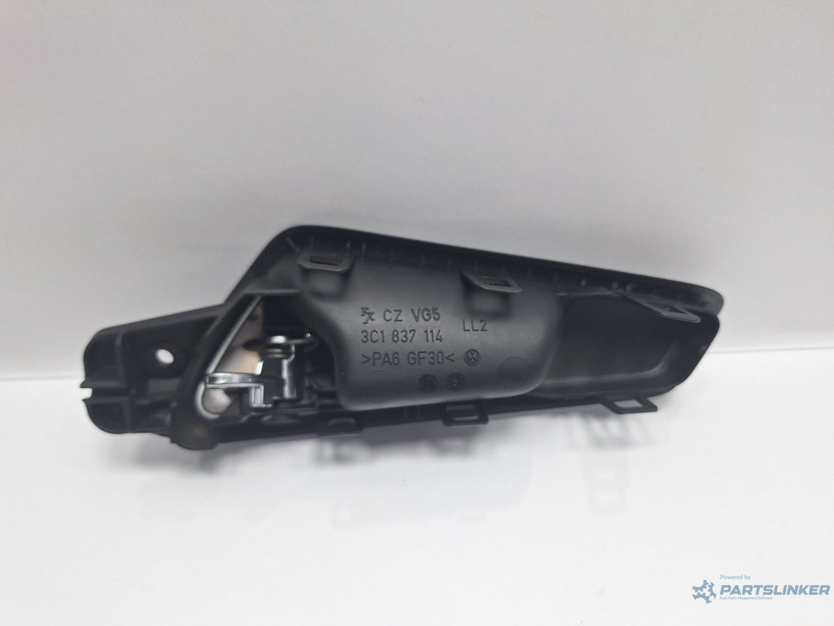 Maner interior usa dreapta fata VOLKSWAGEN PASSAT 3C2 2005 - 2010 TDI 16V BKP, CBAB 3C1837114