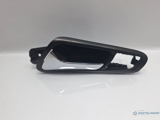Maner interior usa stanga fata VOLKSWAGEN PASSAT 3C2 2005 - 2010 TDI 16V BKP, CBAB 3C1837113D