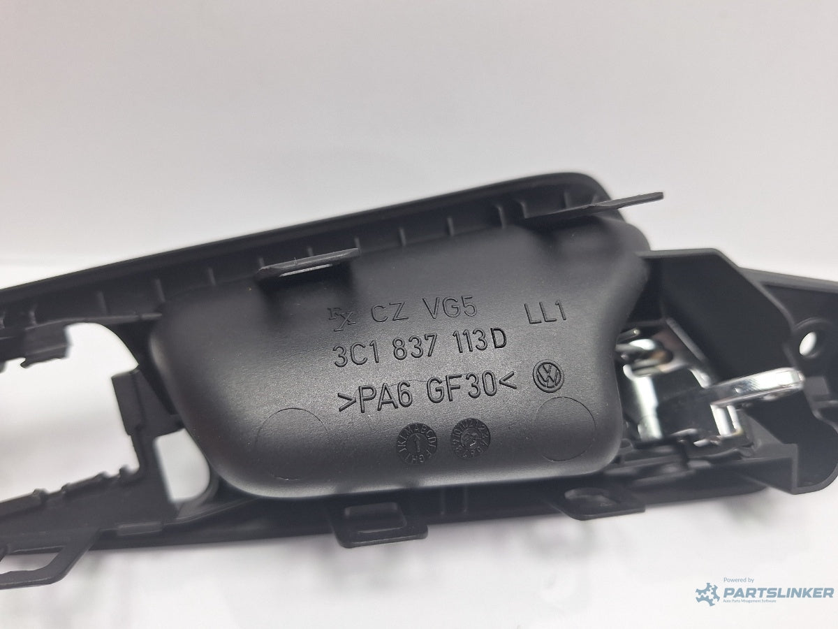 Maner interior usa stanga fata VOLKSWAGEN PASSAT 3C2 2005 - 2010 TDI 16V BKP, CBAB 3C1837113D
