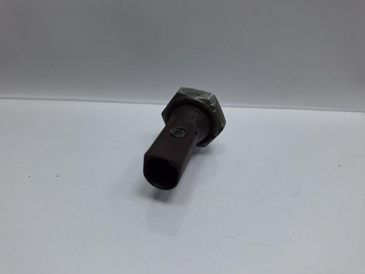 Senzor de presiune ulei VOLKSWAGEN SHARAN 7M8, 7M9, 7M6 1995 - 2010 TDI BRT 038919081K