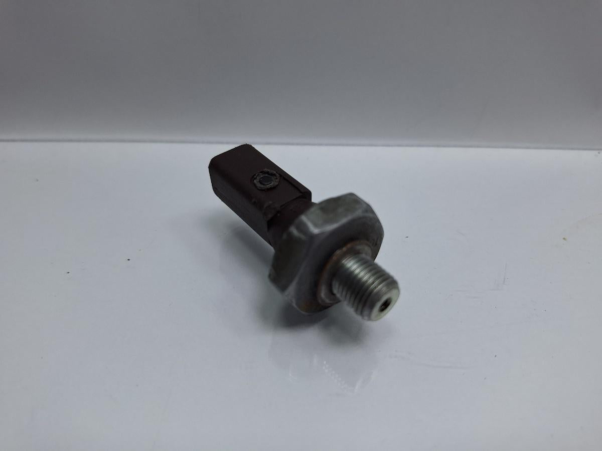 Senzor de presiune ulei VOLKSWAGEN SHARAN 7M8, 7M9, 7M6 1995 - 2010 TDI BRT 038919081K