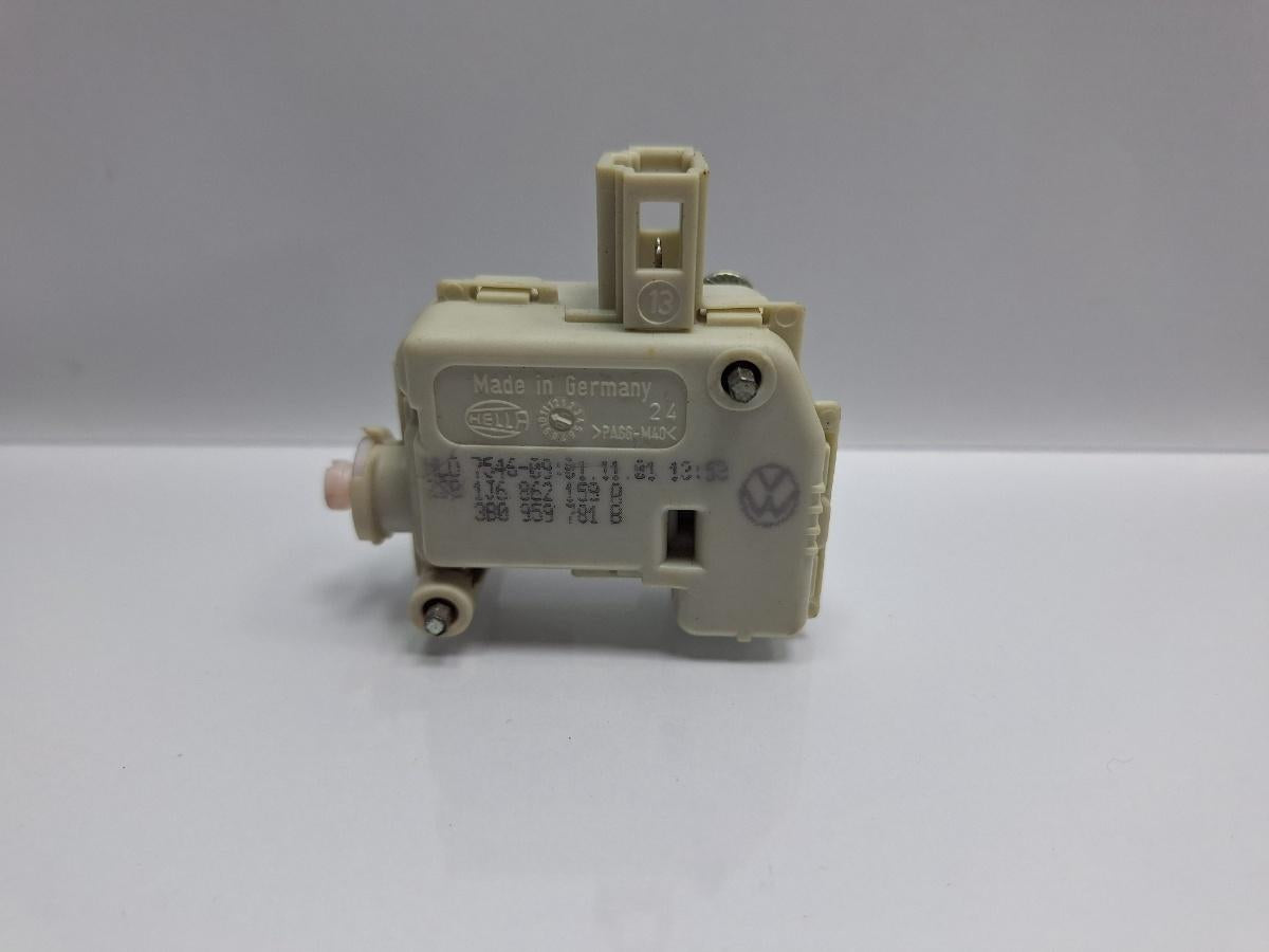 Motoras blocare usita rezervor combustibil VOLKSWAGEN GOLF IV 1J1 1997 - 2007 TDI AGR, ALH 1J6862159B