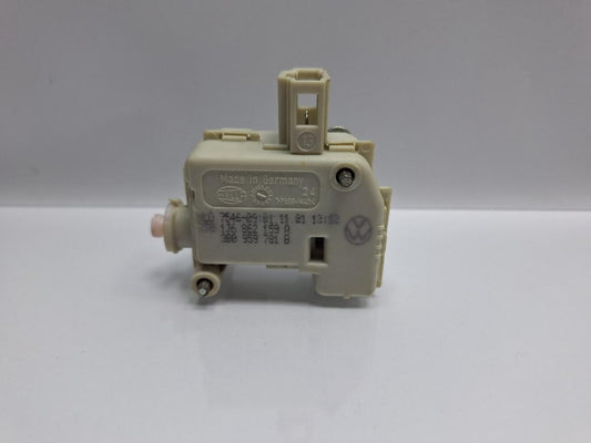 Motoras blocare usita rezervor combustibil VOLKSWAGEN GOLF IV 1J1 1997 - 2007 TDI AGR, ALH 1J6862159B