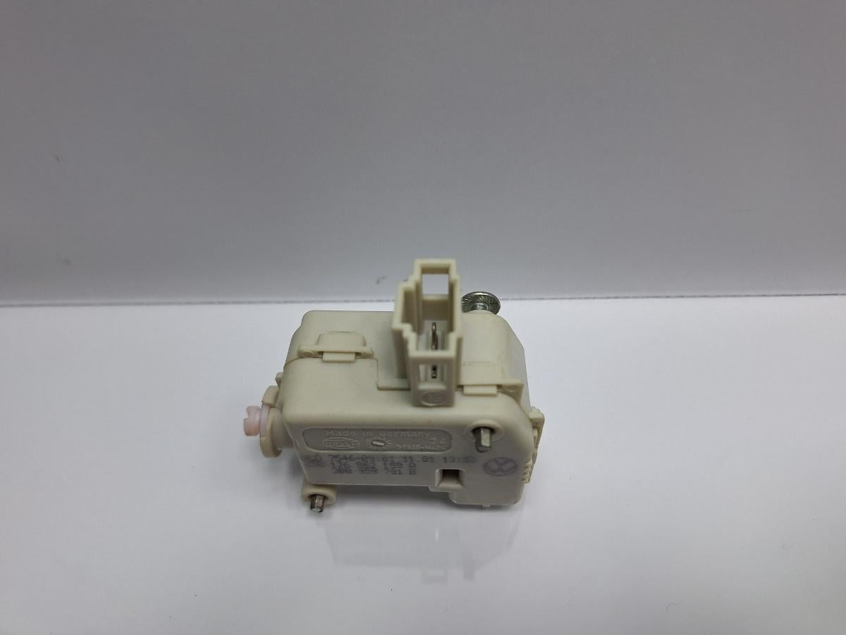 Motoras blocare usita rezervor combustibil VOLKSWAGEN GOLF IV 1J1 1997 - 2007 TDI AGR, ALH 1J6862159B