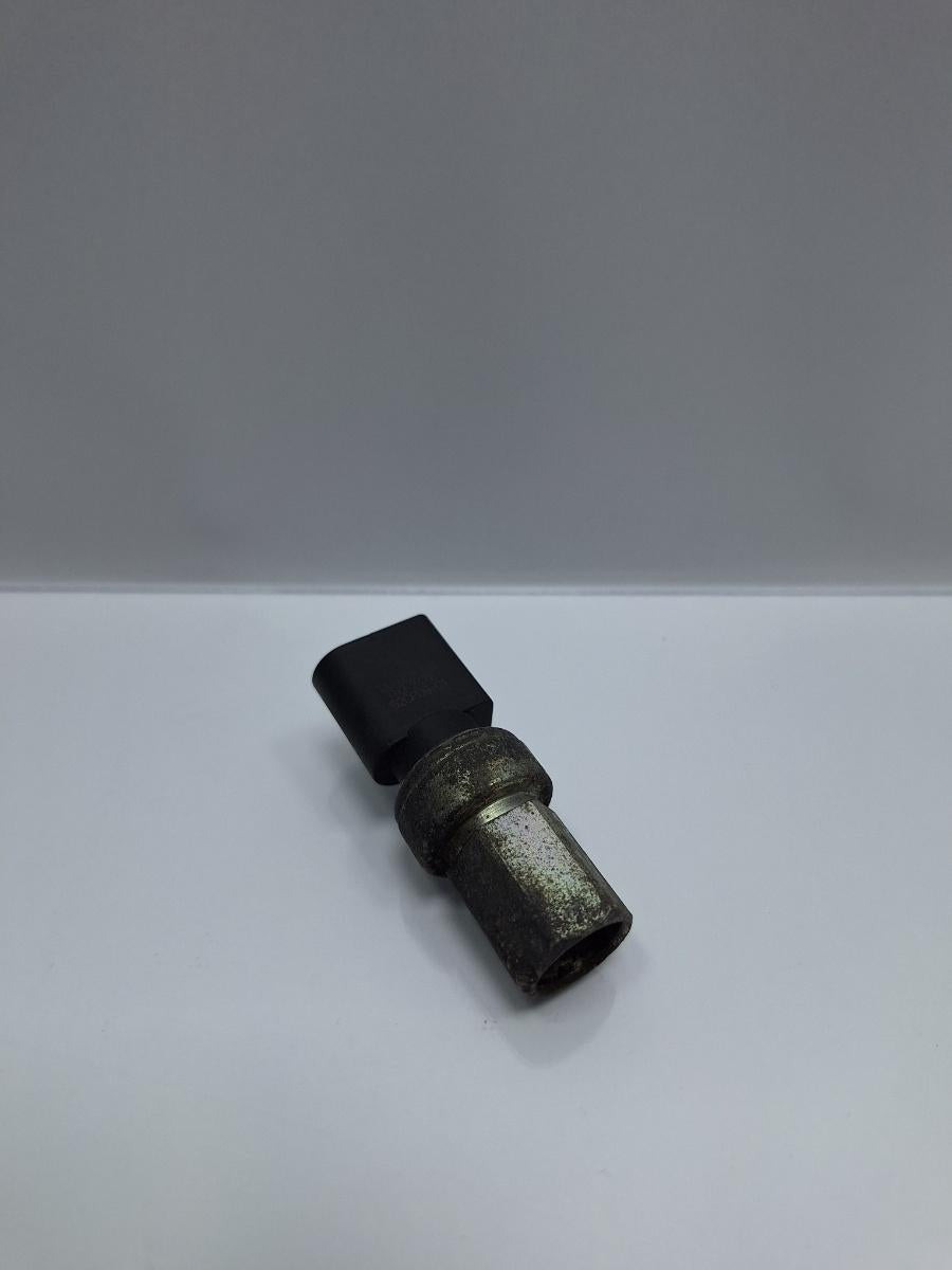 Senzor de presiune aer conditionat (AC) VOLKSWAGEN GOLF IV 1J1 1997 - 2007 TDI AGR, ALH 1J0959126