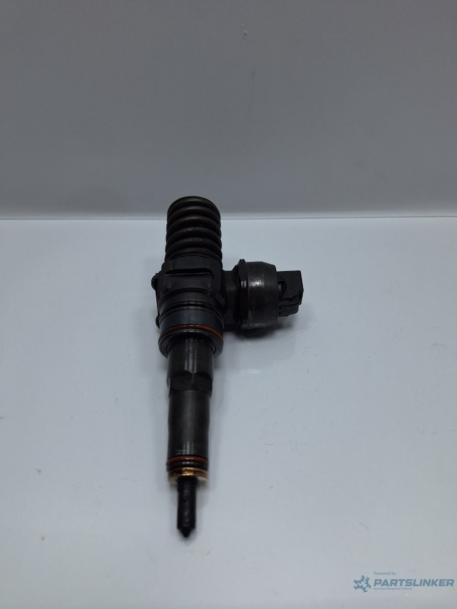 Injector VOLKSWAGEN PASSAT Variant 3B6 2000 - 2005 1.9 TDI AVB 038130073AJ