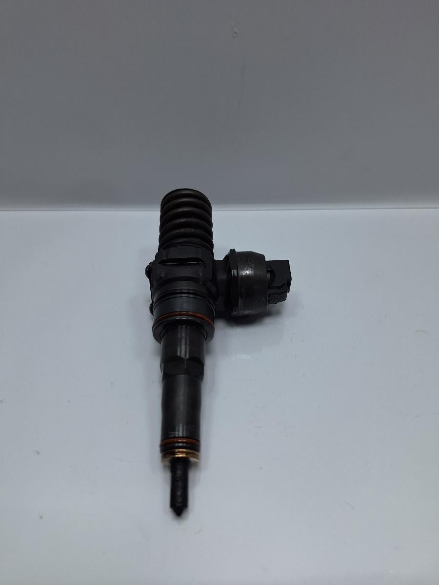 Injector  VOLKSWAGEN PASSAT Variant 3B6 2000 - 20051.9 TDI AVB 038130073AJ