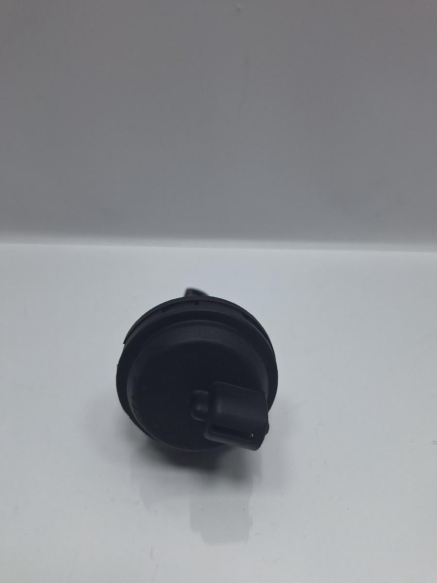 Supapa de vacuum racitor VOLKSWAGEN PASSAT 3C2 2005 - 2010 TDI 16V BKP, CBAB 03G131513J