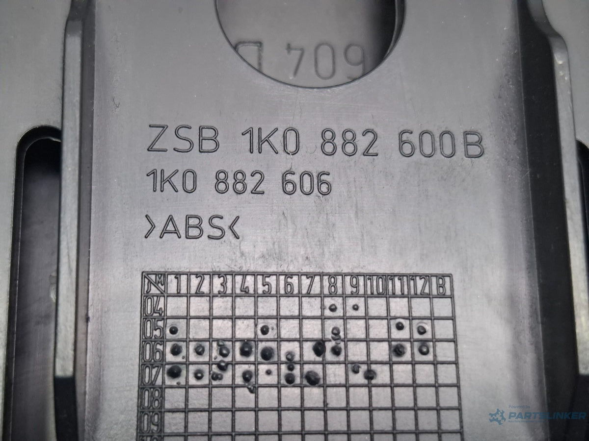 Sertar scaun dreapta VOLKSWAGEN TOURAN 1T1, 1T2 2003 - 2010 TDI BMM 1K0882600B