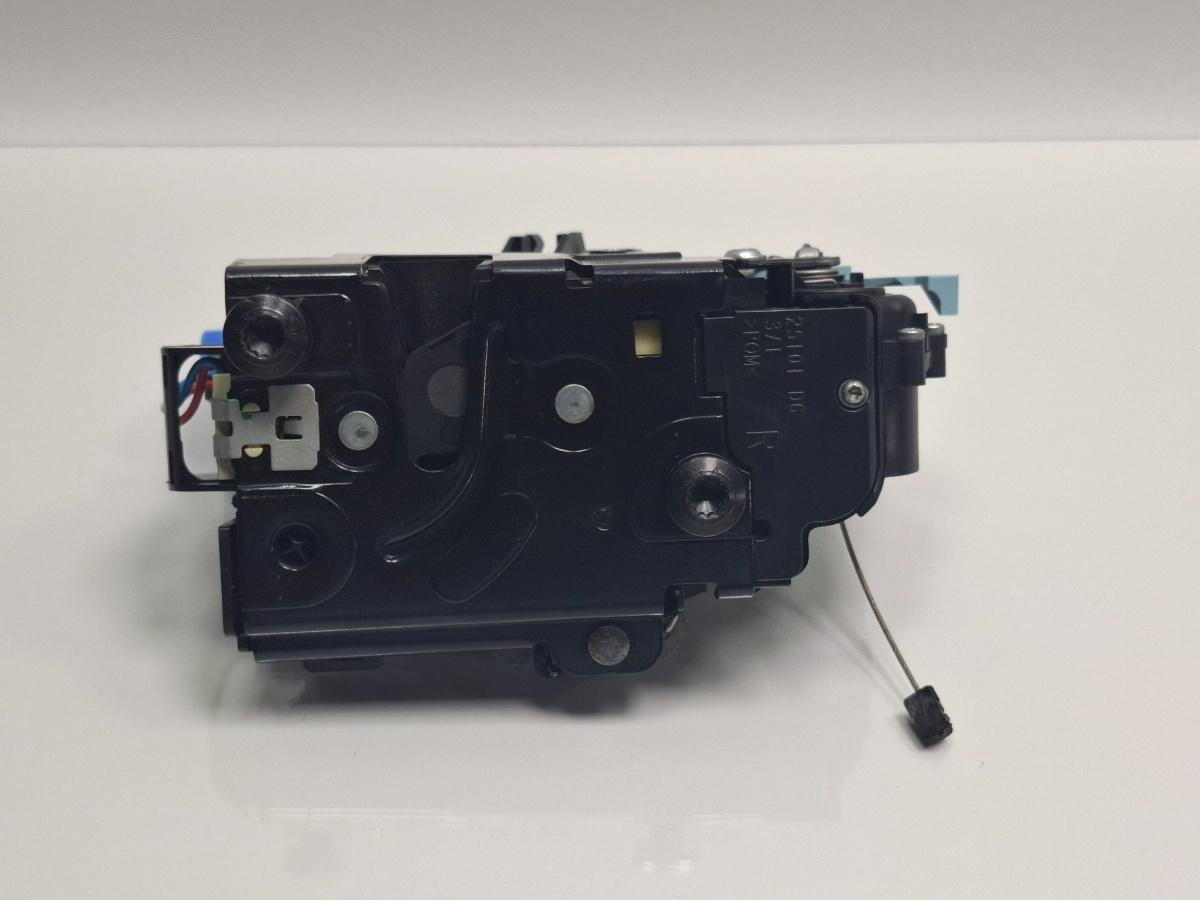 Broasca usa dreapta fata VOLKSWAGEN TOURAN 1T1, 1T2 2003 - 2010 TDI BMM 3D1837016AC