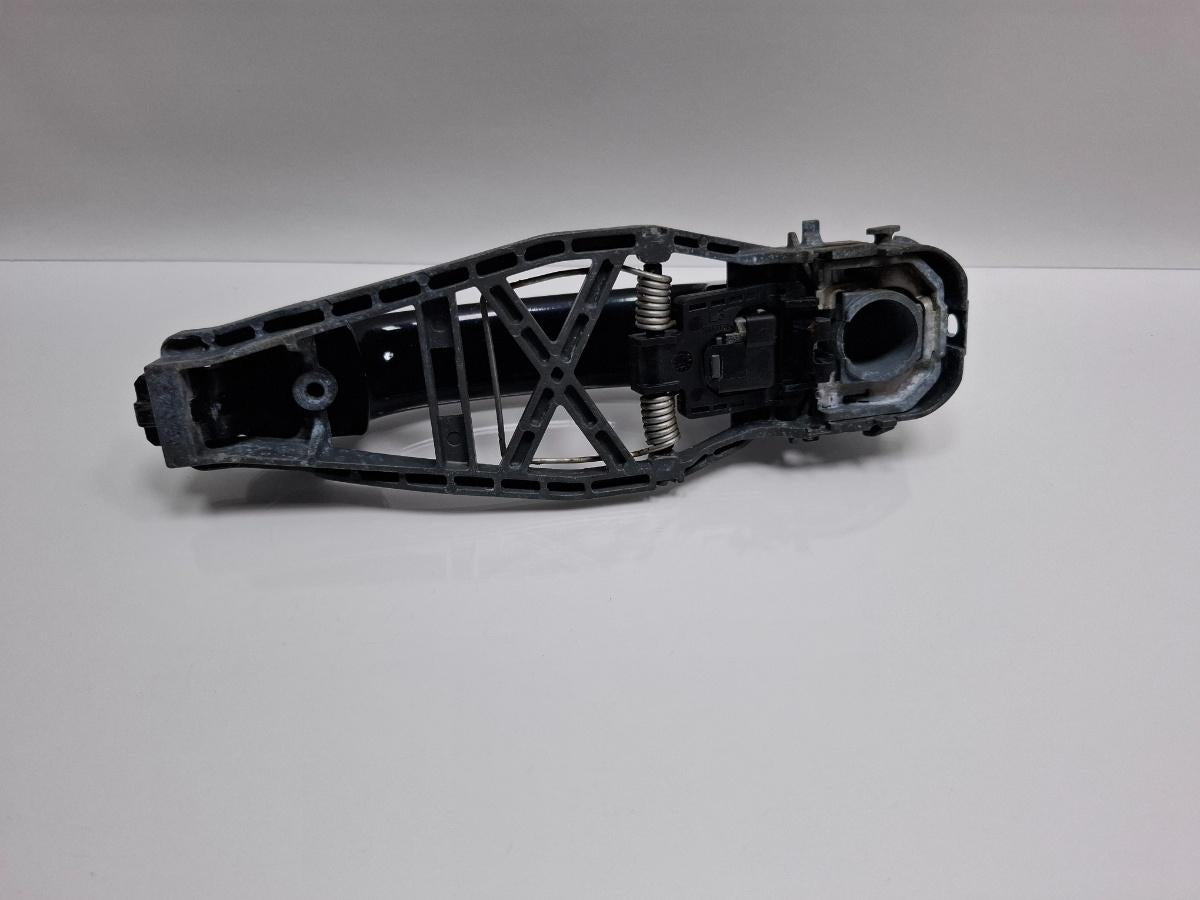 Maner exterior cu suport stanga VOLKSWAGEN TOURAN 1T1, 1T2 2003 - 2010 TDI BMM 1T0839885A