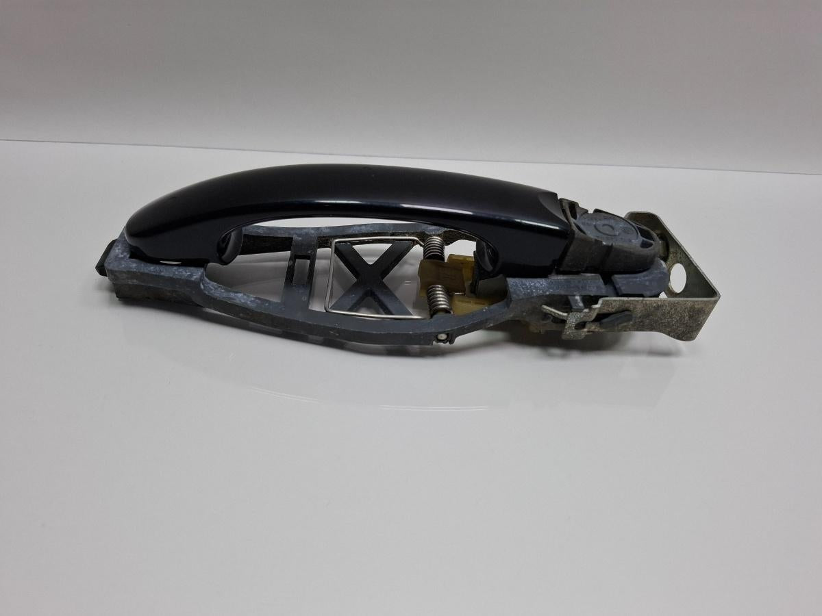 Maner exterior cu suport dreapta VOLKSWAGEN TOURAN 1T1, 1T2 2003 - 2010 TDI BMM 1T0837886B