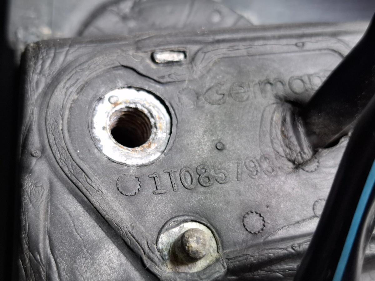 Oglinda stanga VOLKSWAGEN TOURAN 1T1, 1T2 2003 - 2010 TDI BMM 1T0857933