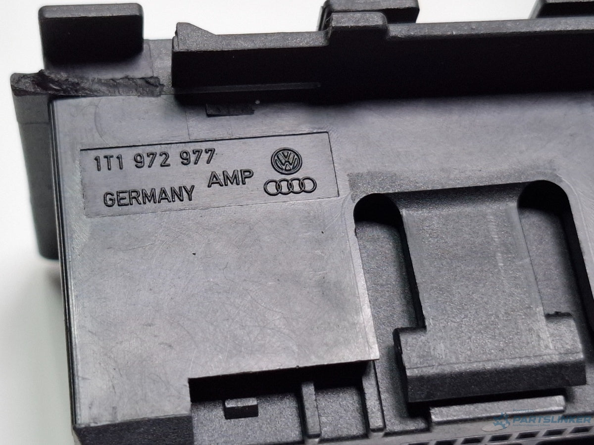 Mufa conector ceasuri bord VOLKSWAGEN TOURAN 1T1, 1T2 2003 - 2010 TDI BMM 1T1972977