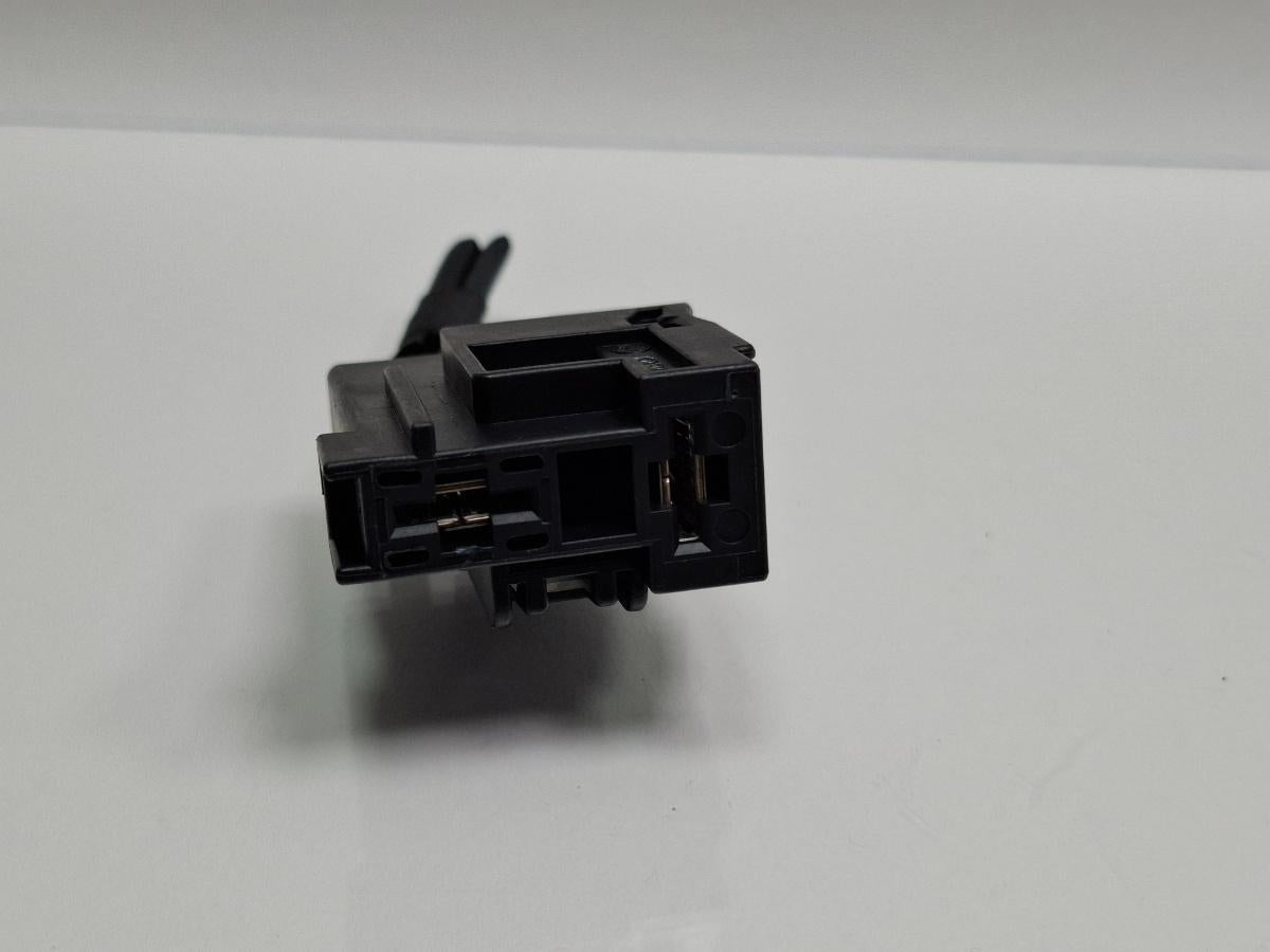 Mufa conector 2 pinii VOLKSWAGEN TOURAN 1T1, 1T2 2003 - 2010 TDI BMM  1K0972117