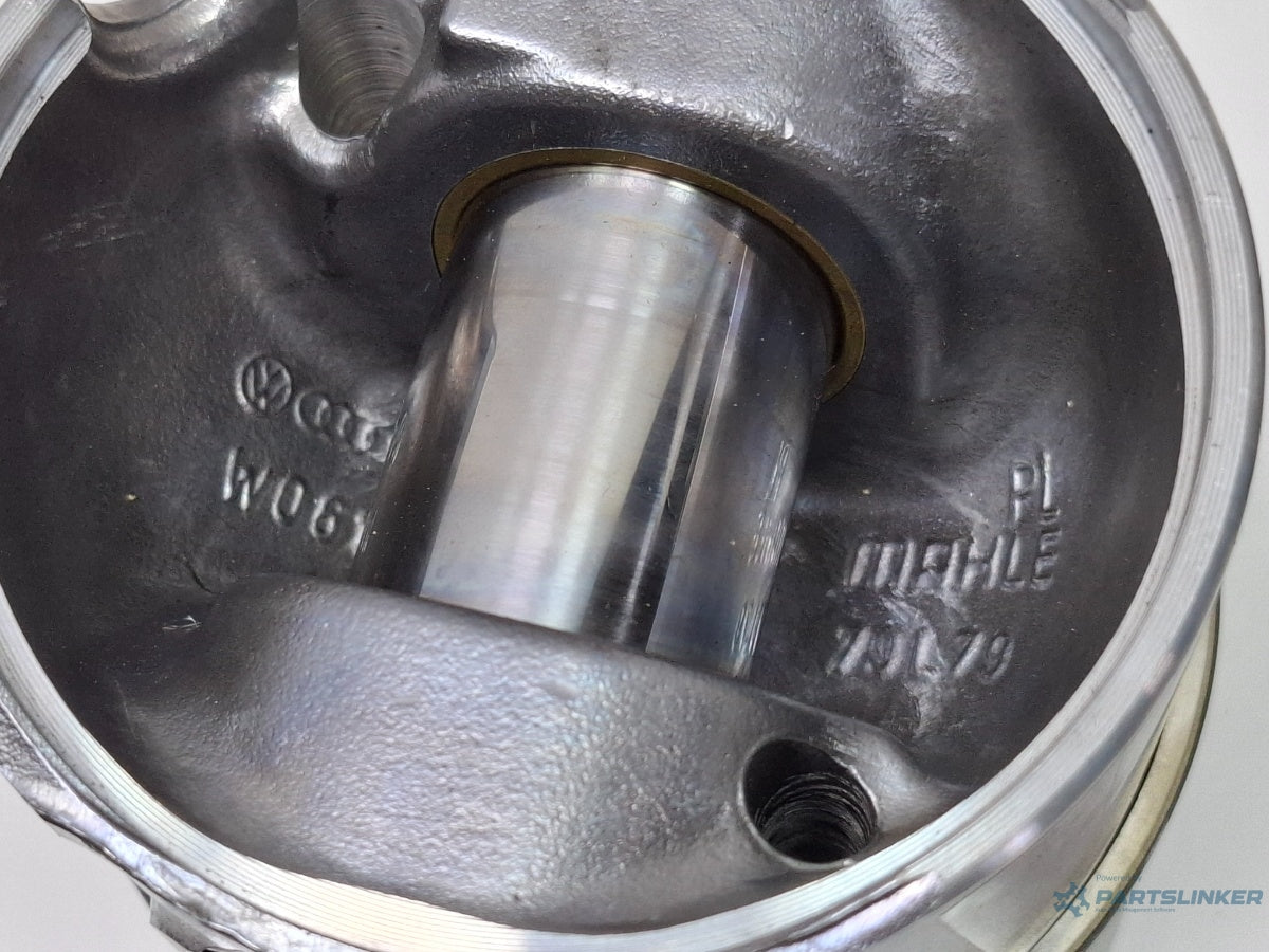 Set pistoane VOLKSWAGEN GOLF V 1K1 2003 - 2009 TDI BKC, BLS, BXE 038107065LC, 038107065LH