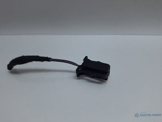 Mufa conector 4 pini VOLKSWAGEN TOURAN 1T1, 1T2 2003 - 2010 TDI BMM 3B0972722