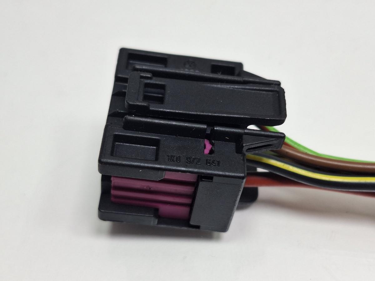 Mufa conector modul de confort VOLKSWAGEN TOURAN 1T1, 1T2 2003 - 2010 TDI BMM 1K0972641