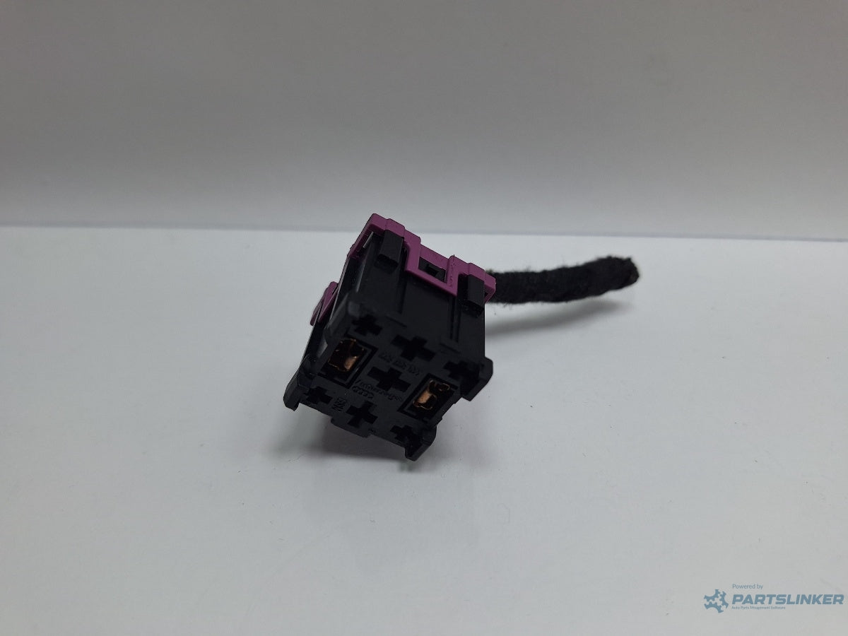 Mufa conector releu VOLKSWAGEN TOURAN 1T1, 1T2 2003 - 2010 TDI BMM 443937527