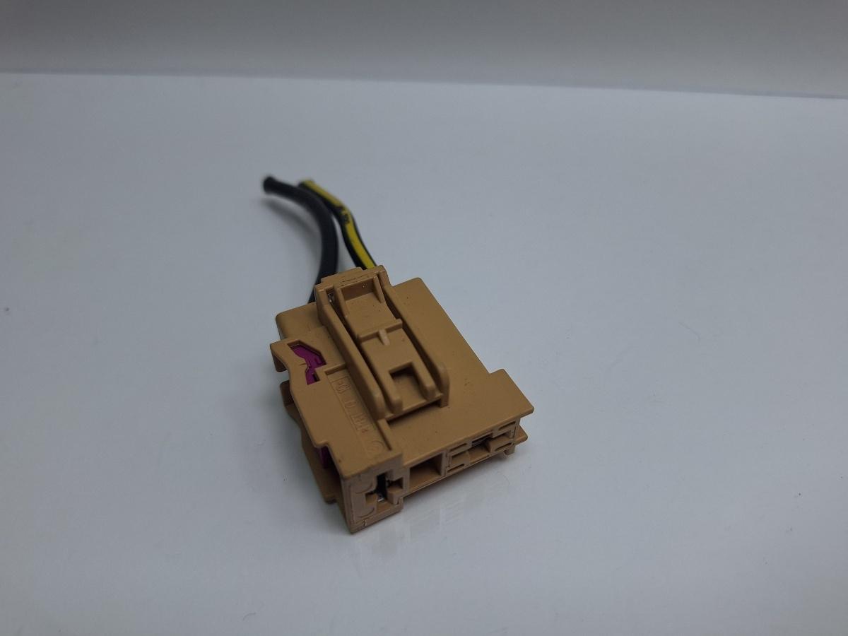 Mufa conector siguranta VOLKSWAGEN TOURAN 1T1, 1T2 2003 - 2010 TDI BMM 1K0972117A