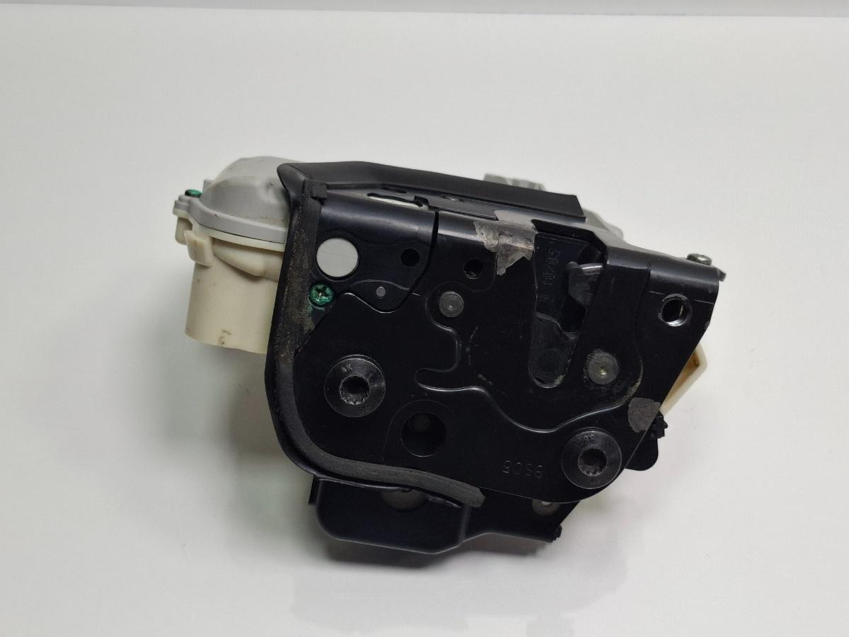 Broasca usa stanga fata AUDI A4 III Avant 8ED, B7 2004 - 2008 TDI BKE, BRB 8E1837015AA