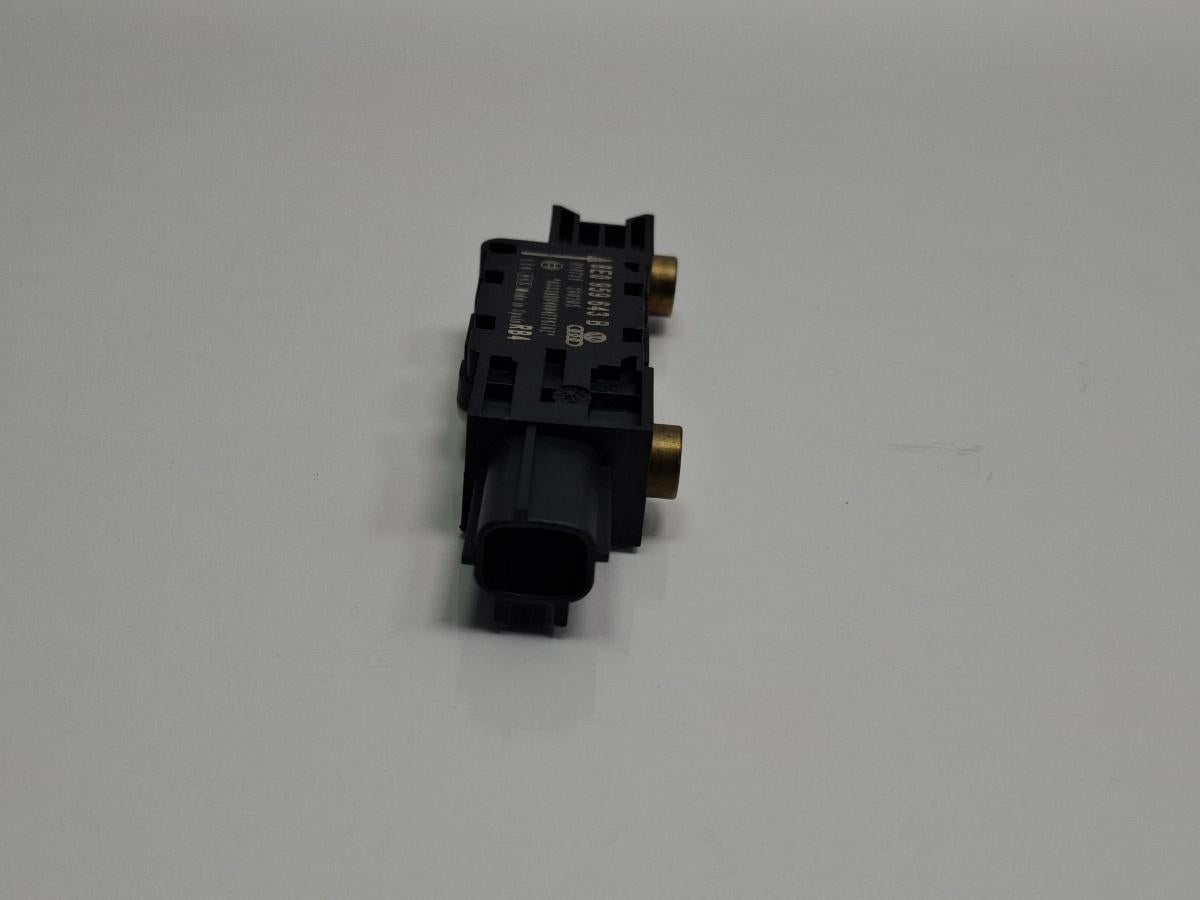 Senzor impact AUDI A4 III Avant 8ED, B7 2004 - 2008 TDI BKE, BRB 8E0959643B