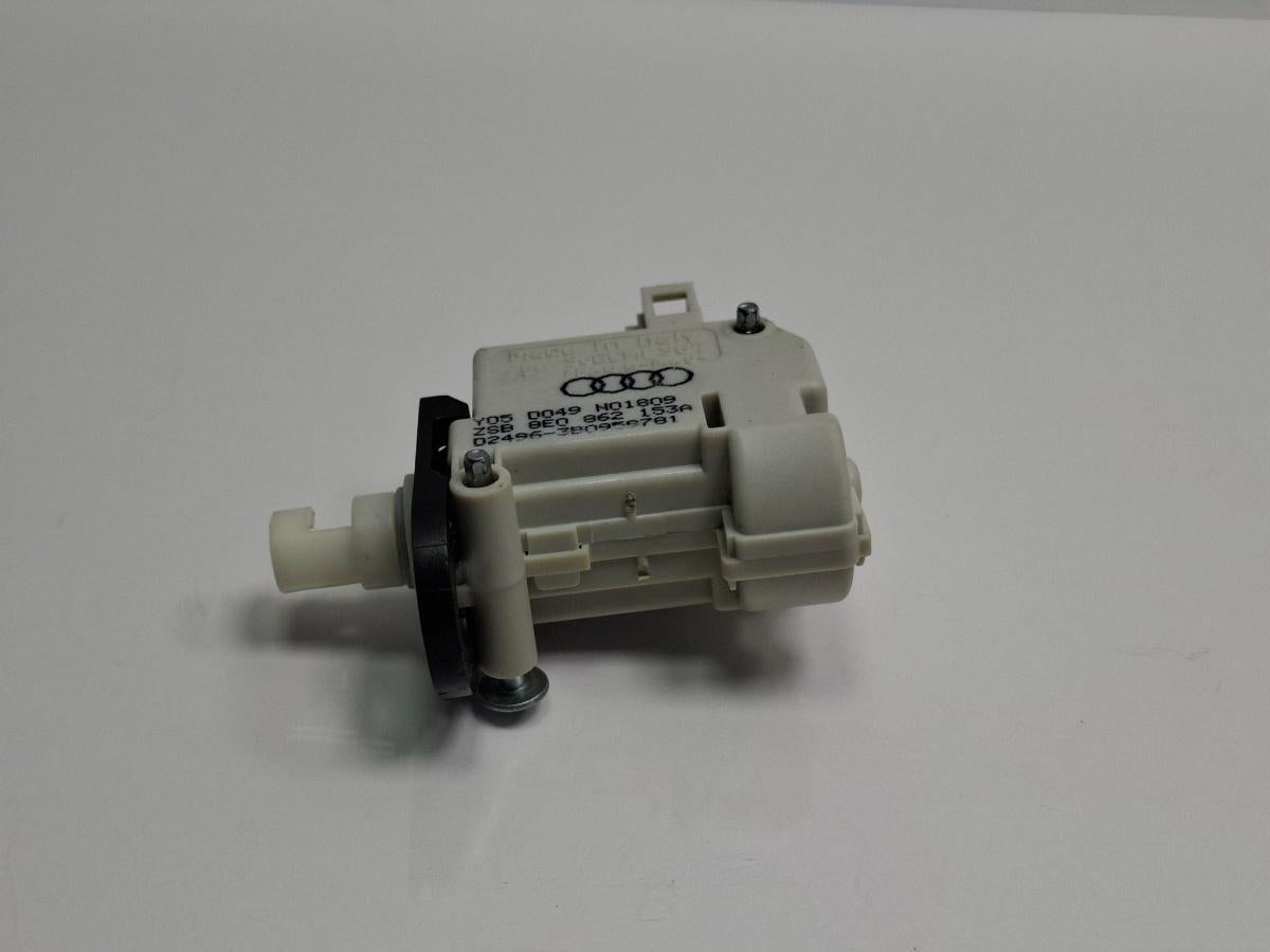 Motoras deschidere rezervor AUDI A4 III Avant 8ED, B7 2004 - 2008 TDI BKE, BRB 8E0862153A