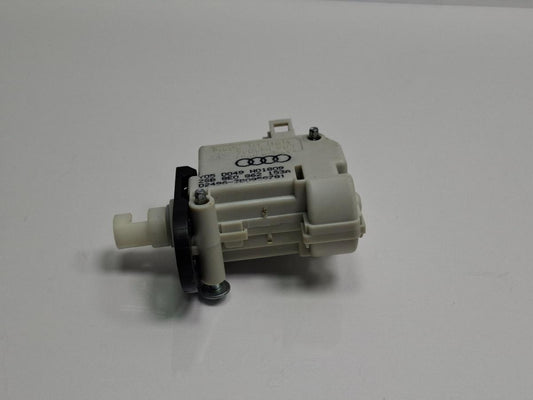 Motoras deschidere rezervor AUDI A4 III Avant 8ED, B7 2004 - 2008 TDI BKE, BRB 8E0862153A