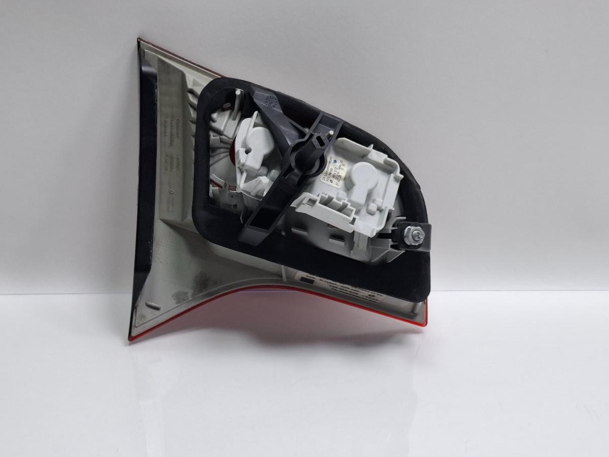 Stop de pe haion dreapta AUDI A4 III Avant 8ED, B7 2004 - 2008 TDI BKE, BRB 8E9945094