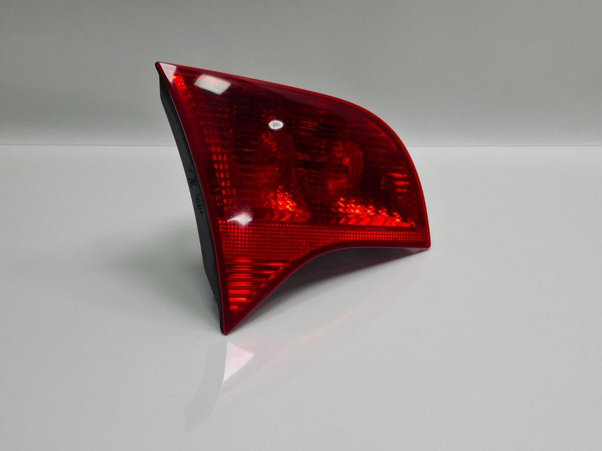 Stop de pe haion stanga AUDI A4 III Avant 8ED, B7 2004 - 2008 TDI BKE, BRB 8E9945093