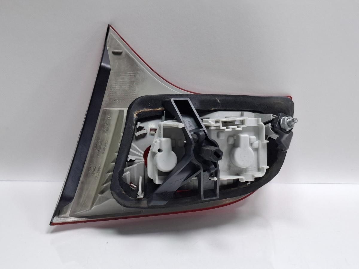 Stop de pe haion stanga AUDI A4 III Avant 8ED, B7 2004 - 2008 TDI BKE, BRB 8E9945093