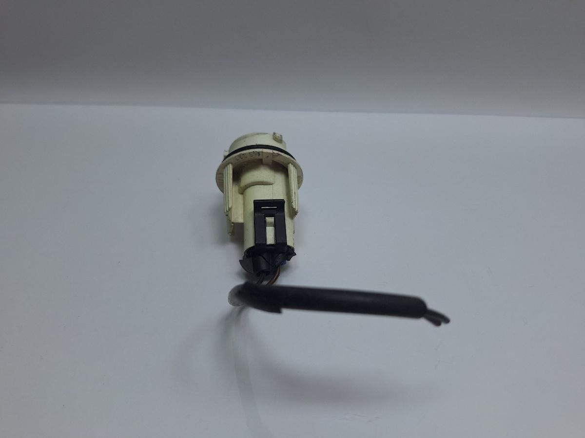 Soclu bec semnalizare  AUDI A4 III Avant 8ED, B7 2004 - 2008 TDI BKE, BRB HELLA 143287 8E0953123