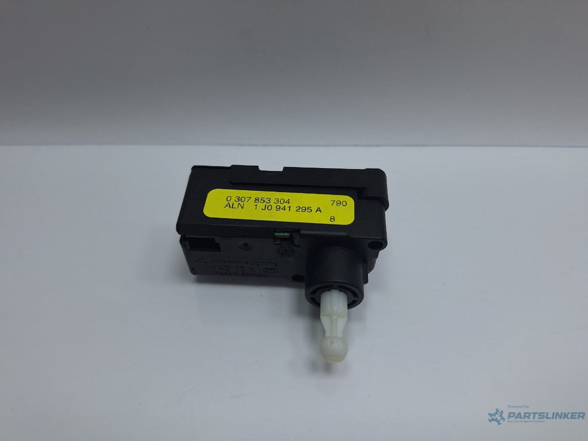 Motoras reglaj nivel far dreapta VOLKSWAGEN TOURAN 1T1, 1T2 2003 - 2010 TDI BMM 1J0941295A