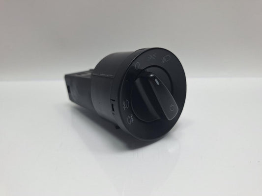 Bloc lumini VOLKSWAGEN PASSAT 3B3 2000 - 2005 1.6 1.6 ALZ 1C0941531A