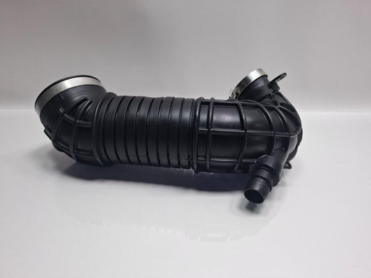 Furtun admisie aer AUDI A4 III Avant 8ED, B7 2004 - 2008 TDI BKE, BRB 8E0129615J