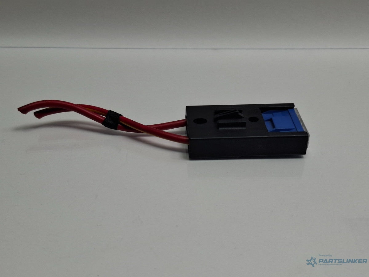 Siguranta 60A instalatie electrica cu soclu AUDI A4 III Avant 8ED, B7 2004 - 2008 TDI BKE, BRB 8A0937530