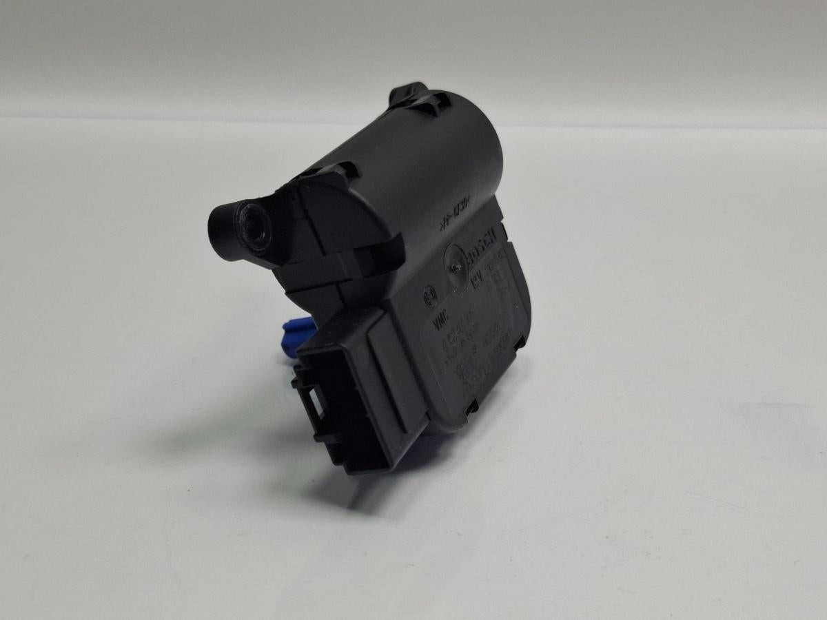 Motoras reglaj aeroterma V71 AUDI A4 III Avant 8ED, B7 2004 - 2008 TDI BKE, BRB 8E1820511D