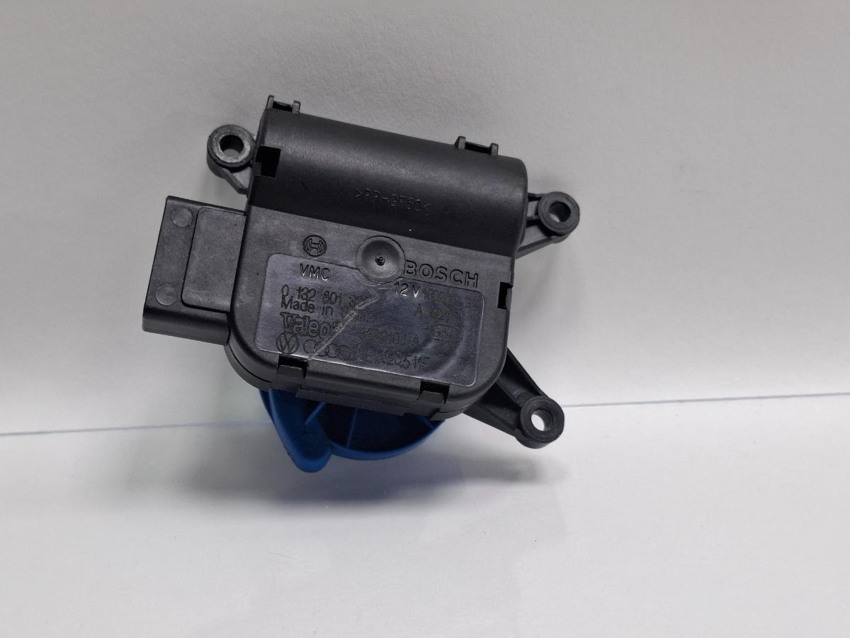 Motoras reglaj aeroterma V113 AUDI A4 III Avant 8ED, B7 2004 - 2008 TDI BKE, BRB 8E1820511F