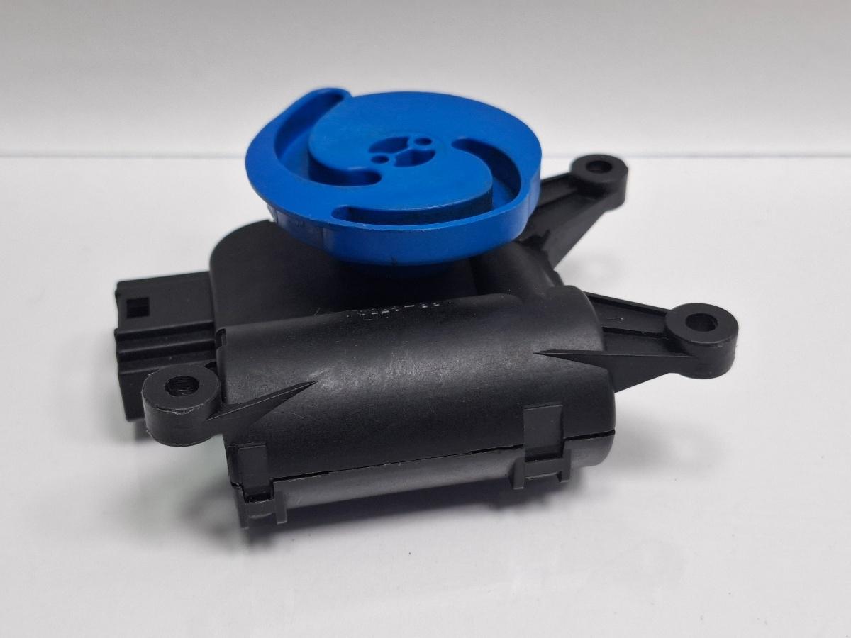 Motoras reglaj aeroterma V113 AUDI A4 III Avant 8ED, B7 2004 - 2008 TDI BKE, BRB 8E1820511F