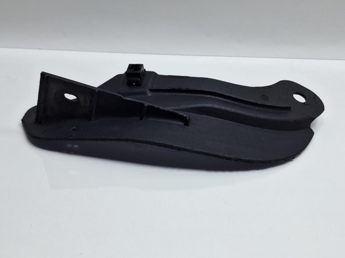 Aparator noroi stanga fata AUDI A4 III Avant 8ED, B7 2004 - 2008 TDI BKE, BRB 8E0853887A