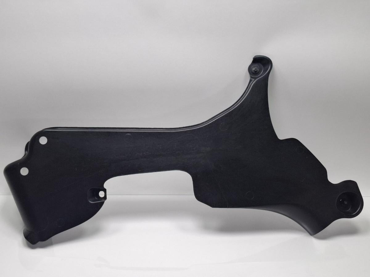 Scut de protectie sub caroserie portbagaj AUDI A4 III Avant 8ED, B7 2004 - 2008 TDI BKE, BRB 8E0825219F