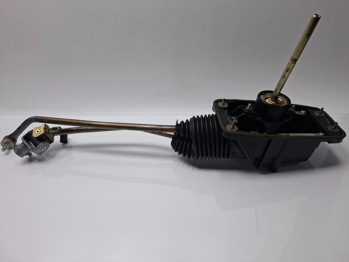 Suport timonerie schimbator de viteze AUDI A4 III Avant 8ED, B7 2004 - 2008 TDI BKE, BRB 8E0711290
