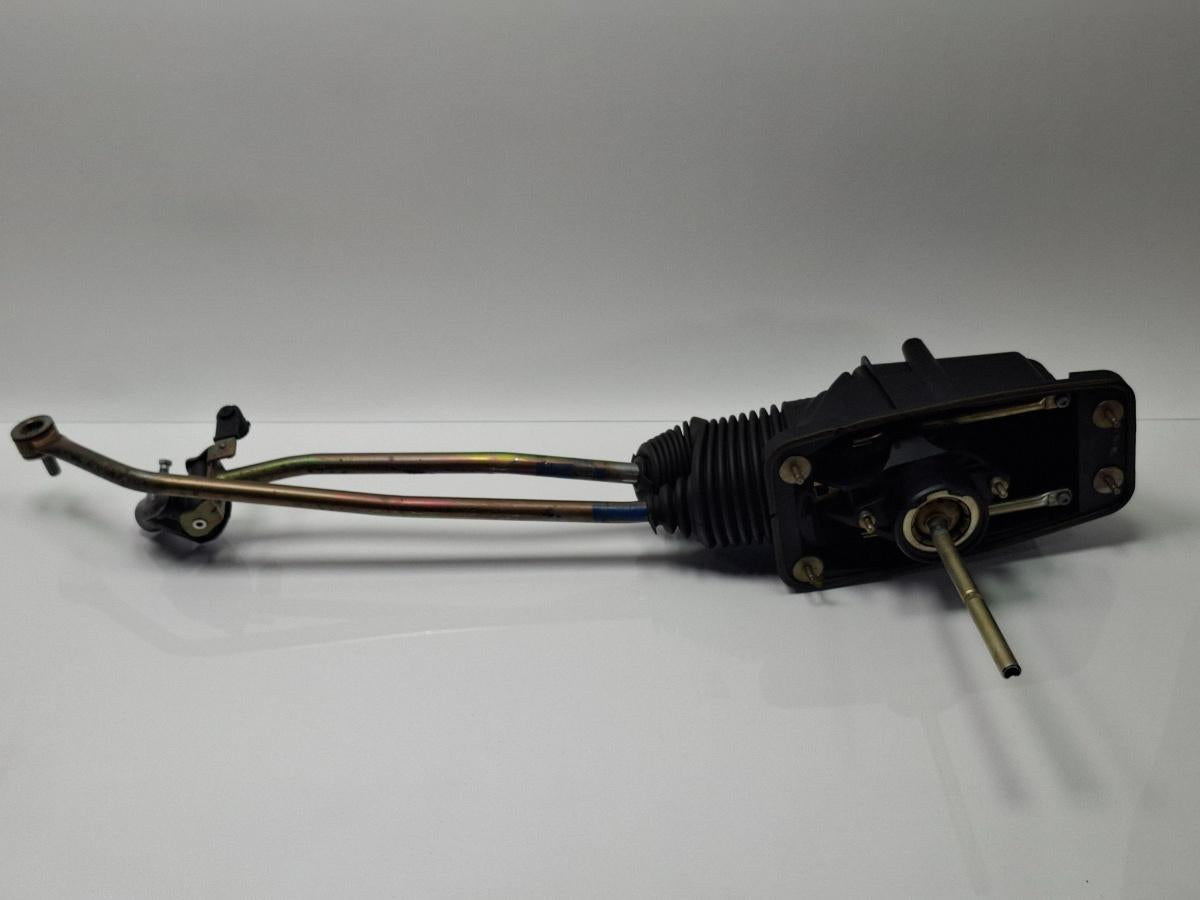 Suport timonerie schimbator de viteze AUDI A4 III Avant 8ED, B7 2004 - 2008 TDI BKE, BRB 8E0711290