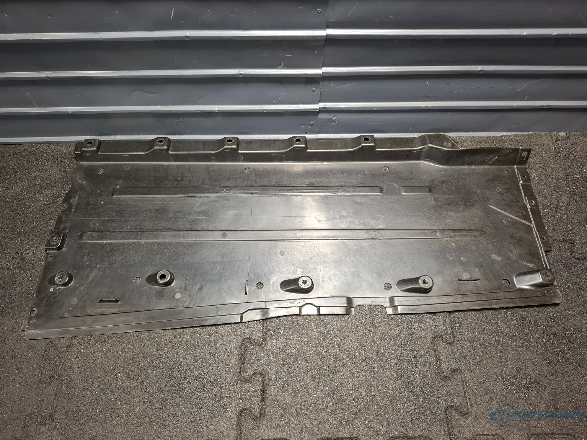 Scut caroserie stanga AUDI A4 III Avant 8ED, B7 2004 - 2008 TDI BKE, BRB 8E0825207B